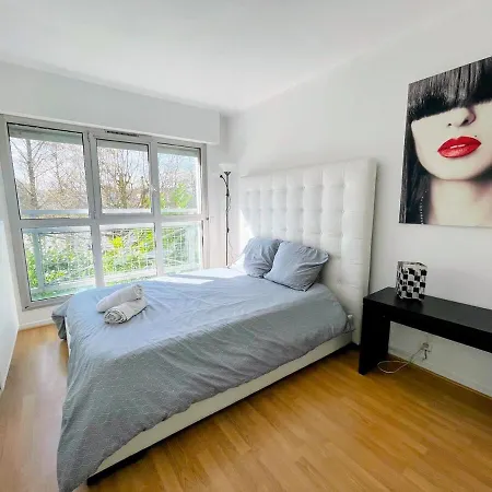 Duplex With Private Garden, Access Paris And Apartmán Torcy (Seine-et-Marne)