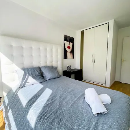 Duplex With Private Garden, Access Paris And *
