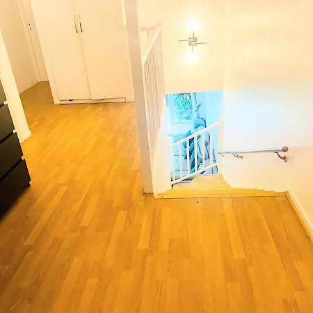 Duplex With Private Garden, Access Paris And Apartmán