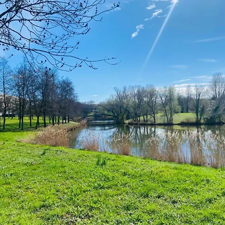 Duplex With Private Garden, Access Paris And Apartmán *